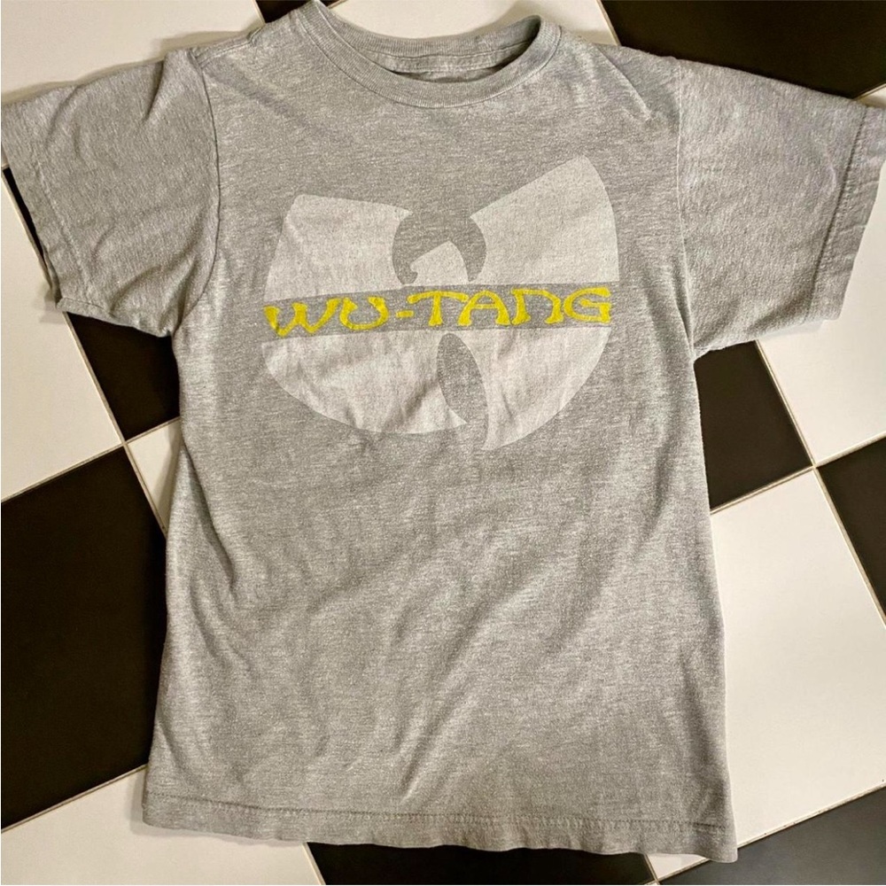 Officially licensed Wu-Tang Gray and Yellow Women's Short Sleeve Tee🐝 🤲